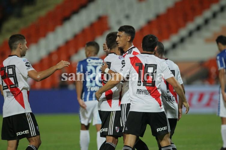 A puro gol, River recuperó la memoria en Mendoza