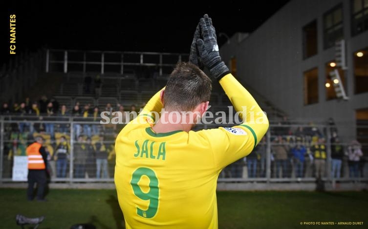 El Club Nantes retira la camiseta 9 en homenaje a Sala