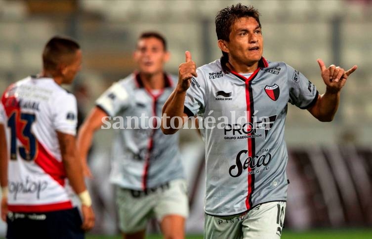 Colón ganó 3-0 con un partidazo de 