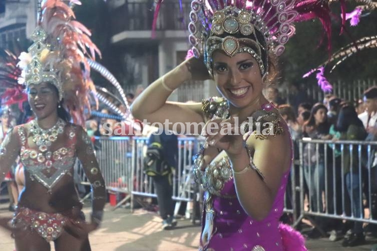 La fiesta de carnaval le puso calor al otoño santotomesino. (Foto: Municipalidad de Santo Tomé)