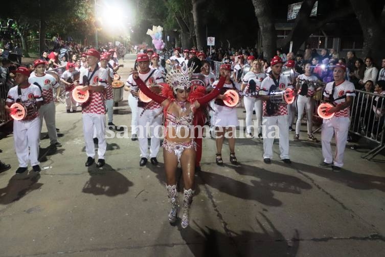 La fiesta de carnaval le puso calor al otoño santotomesino. (Foto: Municipalidad de Santo Tomé)