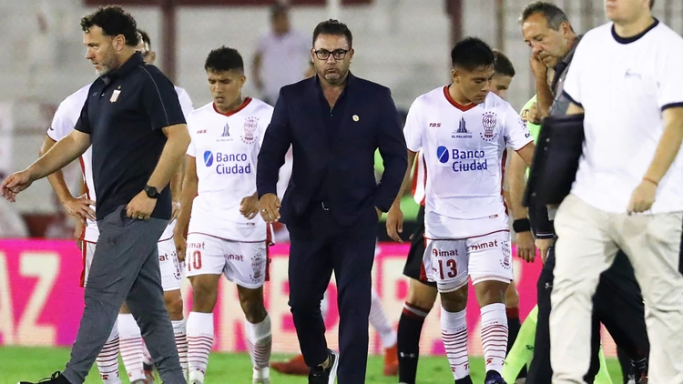 La Superliga sancionó a Huracán con la quita de seis puntos.