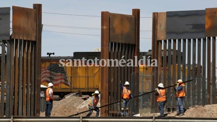 La construcción del muro en El Paso, Texas. (José Luis González / Reuters)