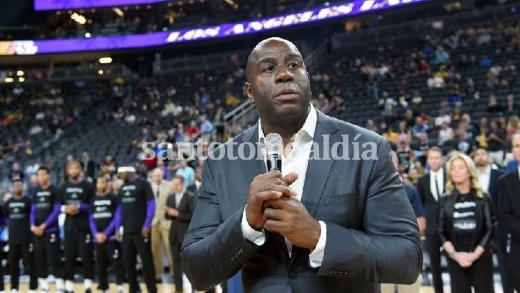 'Magic' Johnson renunció a la presidencia de Los Angeles Lakers antes del último partido del equipo en la temporada