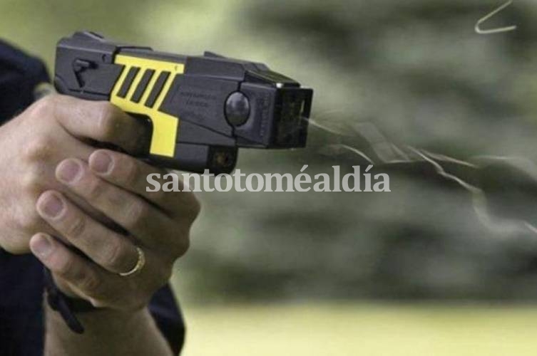 El gobierno autorizó el uso de pistolas Taser para la policía