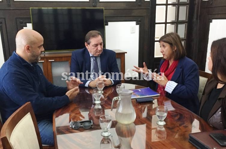 Qüesta se reunió con el ministro de Trabajo por la situación del Sanatorio Santo Tomé