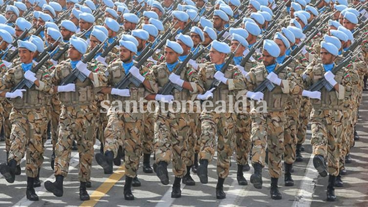 Miembros de las Fuerzas Armadas de Irán durante un desfile en Teherán. (Reuters) 