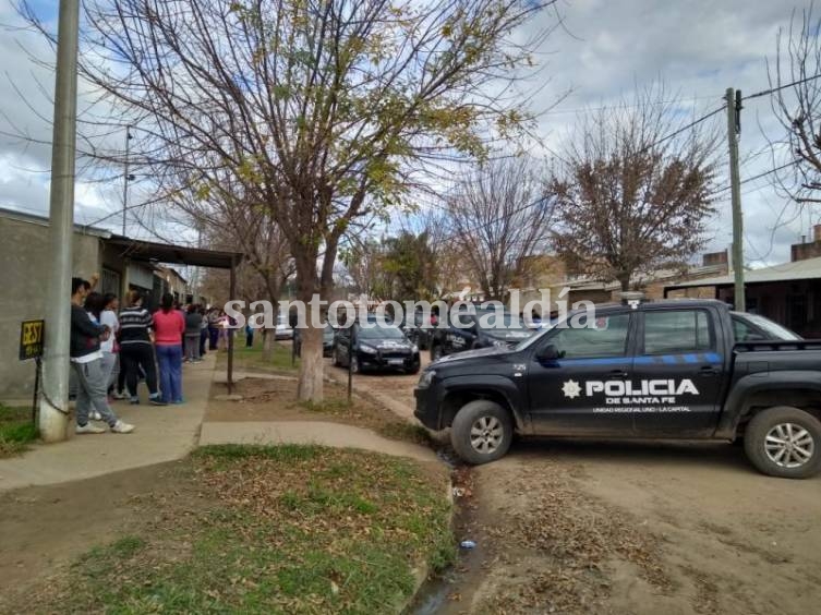 Brutal doble femicidio en Santa Fe: asesinaron a una mujer y a su hija de diez años
