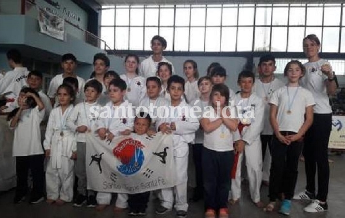 La escuela de taekwondo del club El Cuarteador tuvo una destacada actuación.