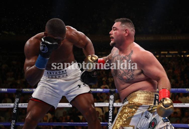 Inesperada y dramática derrota de Anthony Joshua por nocaut en su debut en Estados Unidos