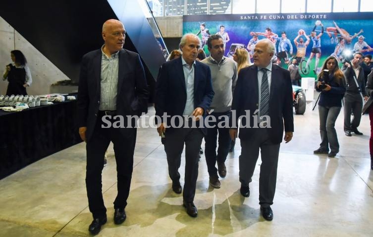 Bonfatti recorrió el que será el Museo del Deporte Santafesino.