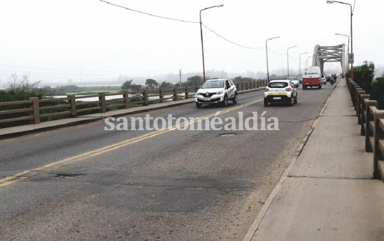 La próxima semana comenzará la repavimentación del puente Carretero, según informó Vialidad Nacional. (Foto de archivo)