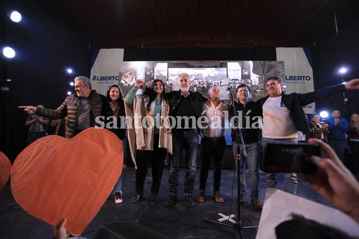 Alberto Rodríguez Saá celebra su triunfo electoral. (Foto: Prensa Rodríguez Saá)