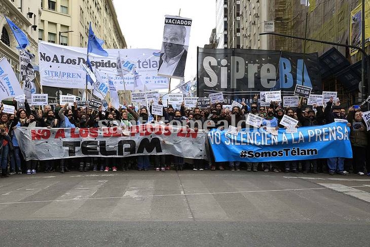 Pasó casi un año de los 357 despidos en la agencia de noticias estatal . (Tiempo Argentino)
