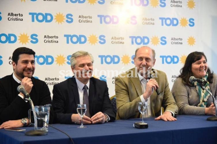 Alberto Fernández junto a Omar Perotti, durante una conferencia de prensa que encabezaron este viernes. (Foto: Frente de Todos)