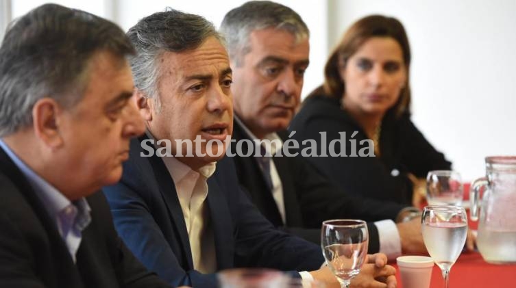 Negri, Cornejo y Cano se reunieron para tratar la situación política y económica. (Foto: NA)