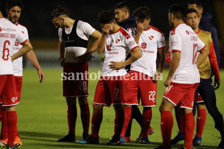 Los jugadores de Independiente tras la eliminación. (Foto: Olé)