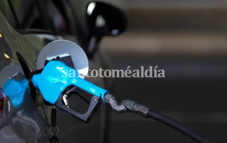 El Gobierno no acordó con las petroleras y aplicará la Ley de Abastecimiento para congelar el precio de los combustibles