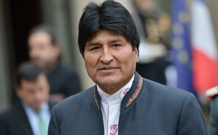 Evo Morales dice que los bolivianos se vuelven a su país por la crisis argentina