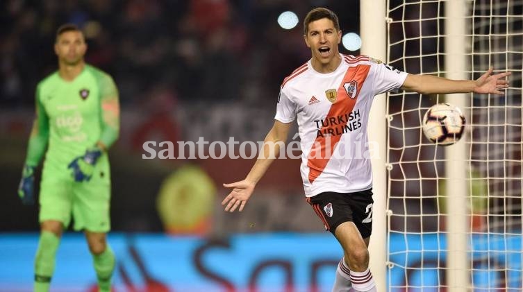 Ignacio Fernández festeja el 1-0, en el comienzo del partido. (Foto: AP)