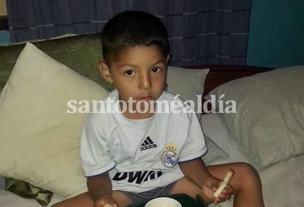 Rosario: Despertó el nene baleado mientras jugaba al fútbol
