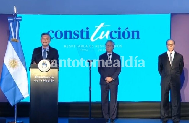 Macri encabeza el acto por los 25 años de la Reforma de la Constitución. (Captura de TV)