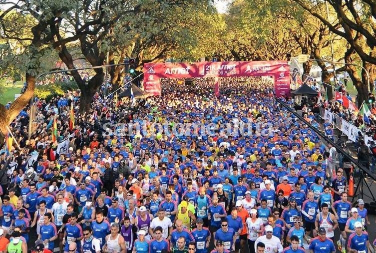 Unas 20 mil personas participaron de la carrera en Buenos Aires. (Foto: TN)