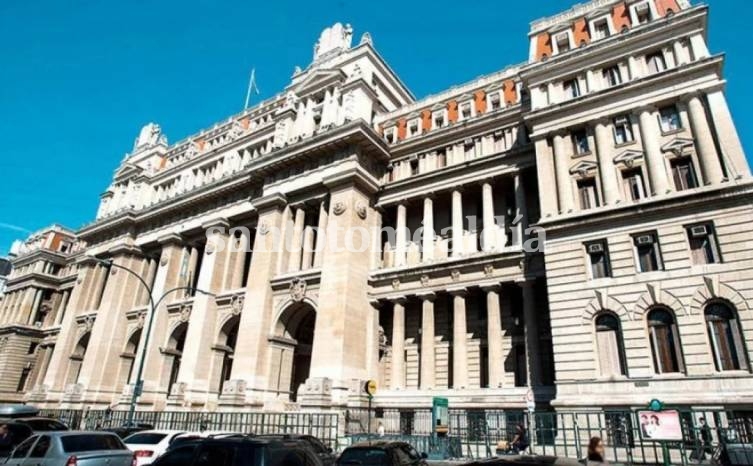 Dieciséis gobernadores recurrieron a la Corte Suprema contra el decreto de Macri de rebaja de impuestos