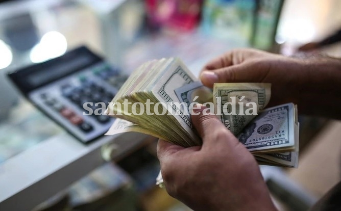 En las principales casas de cambio de Santa Fe, el dólar cerró a $ 65,50