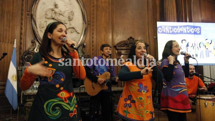 Canticuénticos se presenta este viernes en Santa Fe junto a 3500 niños cantores