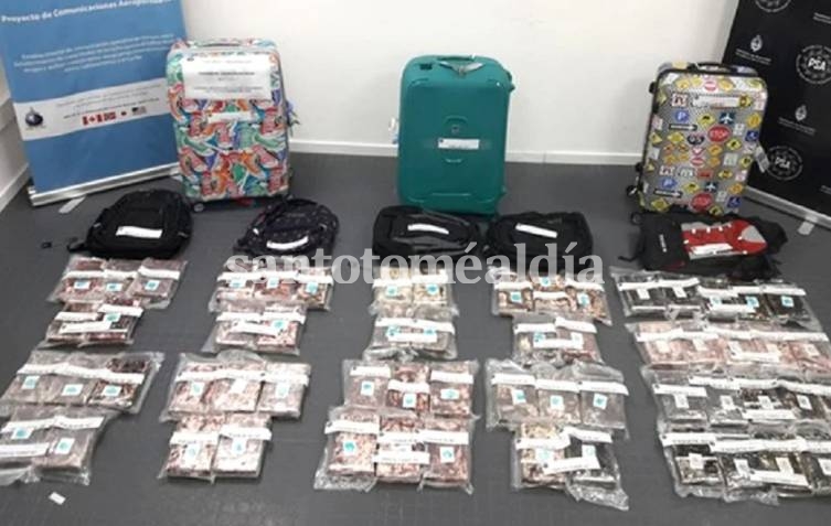 La droga incautada estaba distribuida en 22 valijas. (Foto: Infobae)
