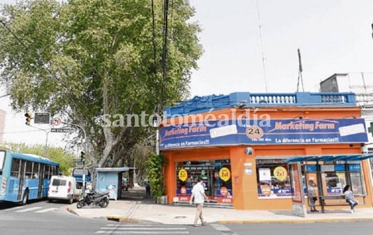 La farmacia, ubicada en la esquina rosarina de Córdoba y Avellaneda, donde cometió el robo. (Foto: La Capital)