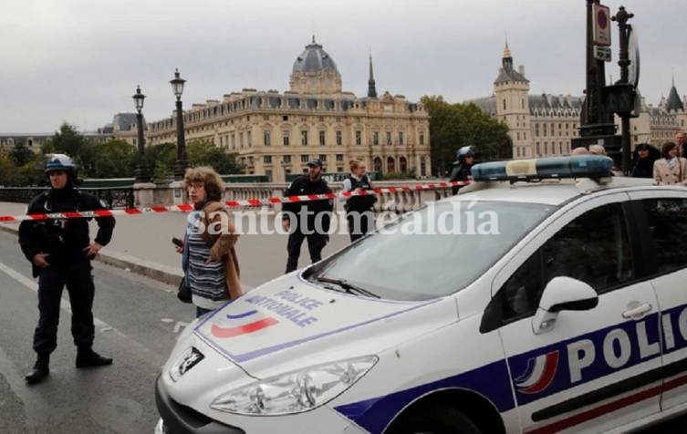 La policía francesa asegura el área donde se produjo el ataque. (Foto: Reuters)
