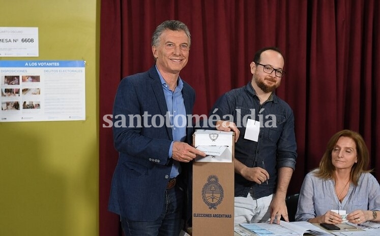 Macri votó en la escuela Wenceslao Posse, en la Plaza Las Heras de Recoleta. (Foto: Infobae)