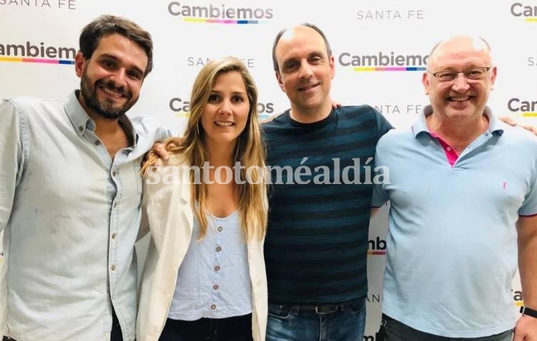 Corral, junto a Juan Martín, Ximena García y Niky Cantard. (Foto: Juntos por el Cambio)