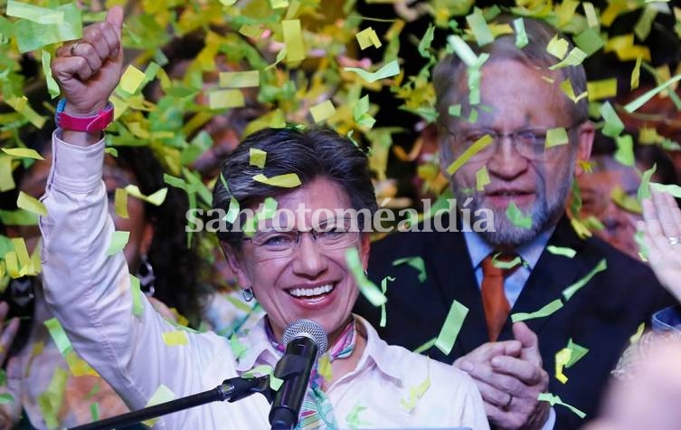 La candidata ecologista Claudia López se convirtió en la primera alcaldesa de Bogotá