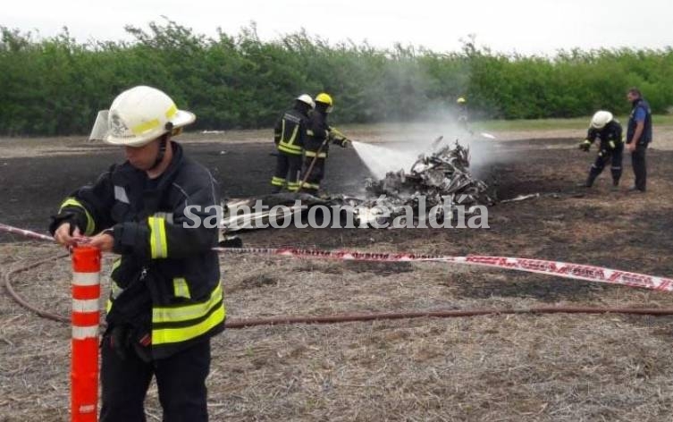 La avioneta se incendió después de estrellarse contra el piso. (Foto: Diario Jornada)