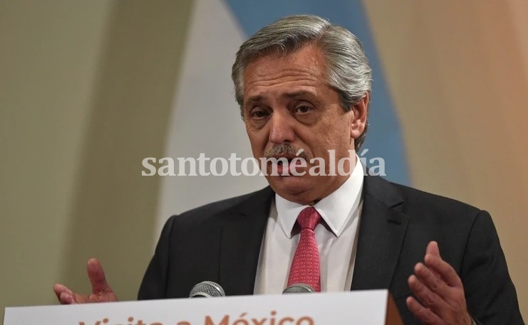 El presidente electo dio una conferencia de prensa en México luego de reunirse con López Obrador. (Foto: AFP)