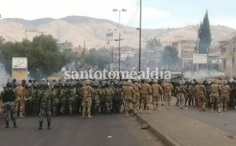 Un operativo de la Policía y el Ejército bolivianos terminó con la muerte de por lo menos ocho manifestantes. (Foto: Página 12)
