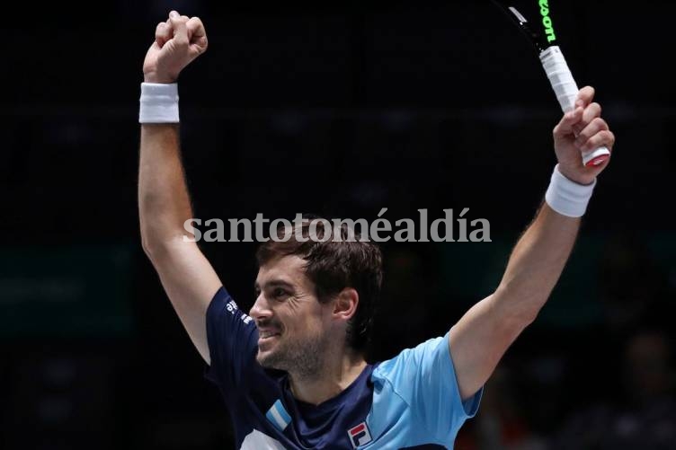 Guido Pella celebra el triunfo ante Jarry en el primer partido argentino de la renovada Copa Davis. (Foto: Reuters)
