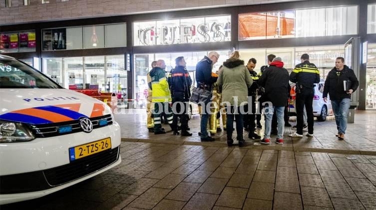 Varias personas resultaron heridas en un ataque a puñaladas en La Haya. (Foto: AFP)