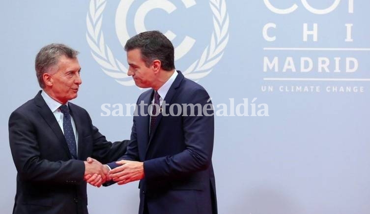Mauricio Macri junto al primer ministro español, Pedro Sánchez. (Foto: Reuters)