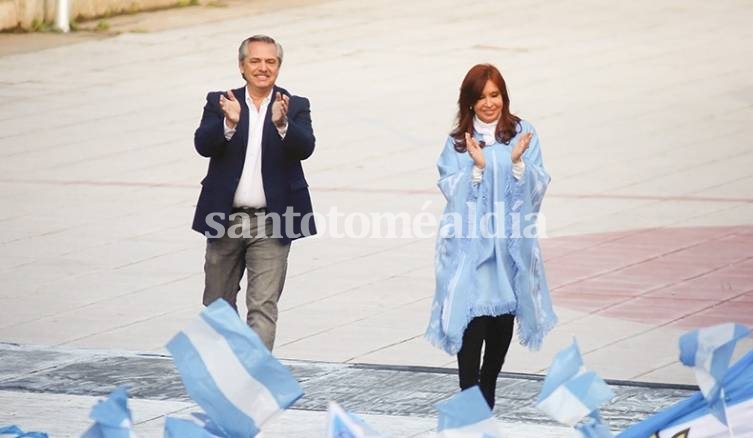 CAMBIO DE MANDO. Alberto y Cristina asumen hoy, poco antes del mediodía. (Foto: Archivo)