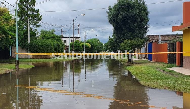 En nuestra ciudad no hay evacuados, pero varios sectores permanecen afectados por el agua