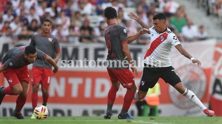 Este domingo, Independiente y River completan el único pendiente de la Superliga