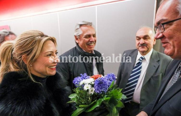 Alberto Fernández llegó a Alemania y se reunirá con Angela Merkel