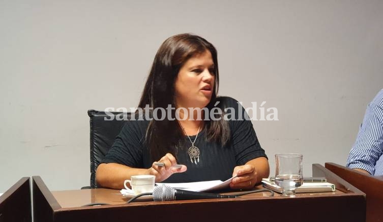 Natalia Angulo defendió el presupuesto aprobado por el Concejo.