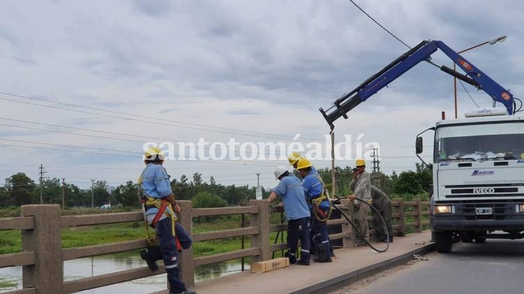 Volvieron a vandalizar cables de energía en el puente Carretero 