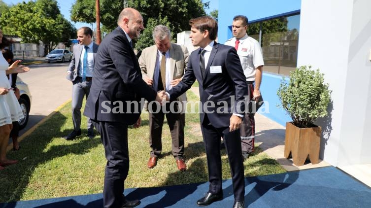 Perotti visitó las instalaciones de PB Leiner. (Foto: Gobierno)