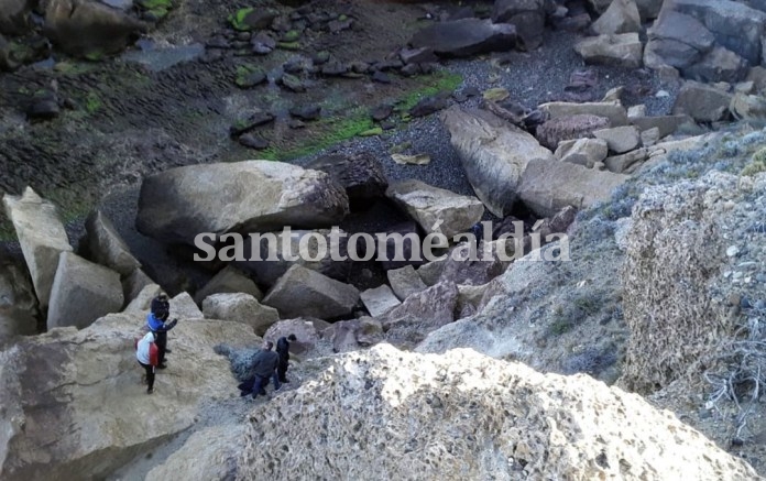 Horror en Santa Cruz: violaron a una turista y tiraron a su hijo de 4 años por un acantilado